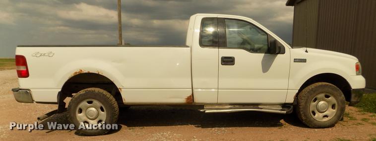 image for item DA3033 2004 Ford F150 XLT pickup truck