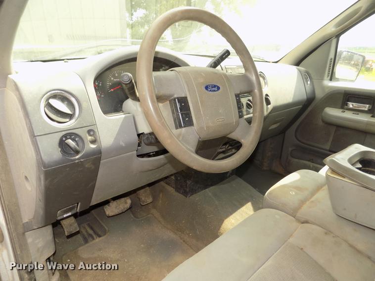 image for item DA3033 2004 Ford F150 XLT pickup truck