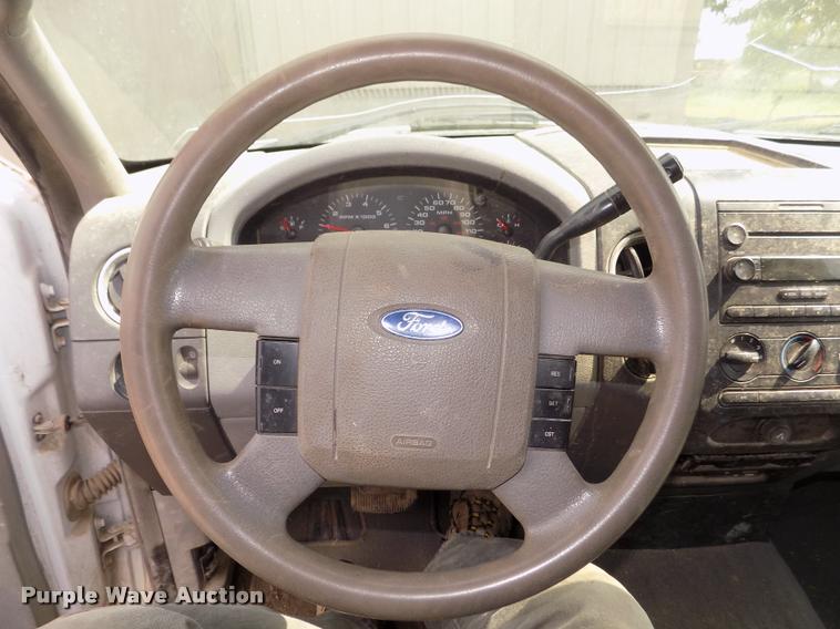 image for item DA3033 2004 Ford F150 XLT pickup truck