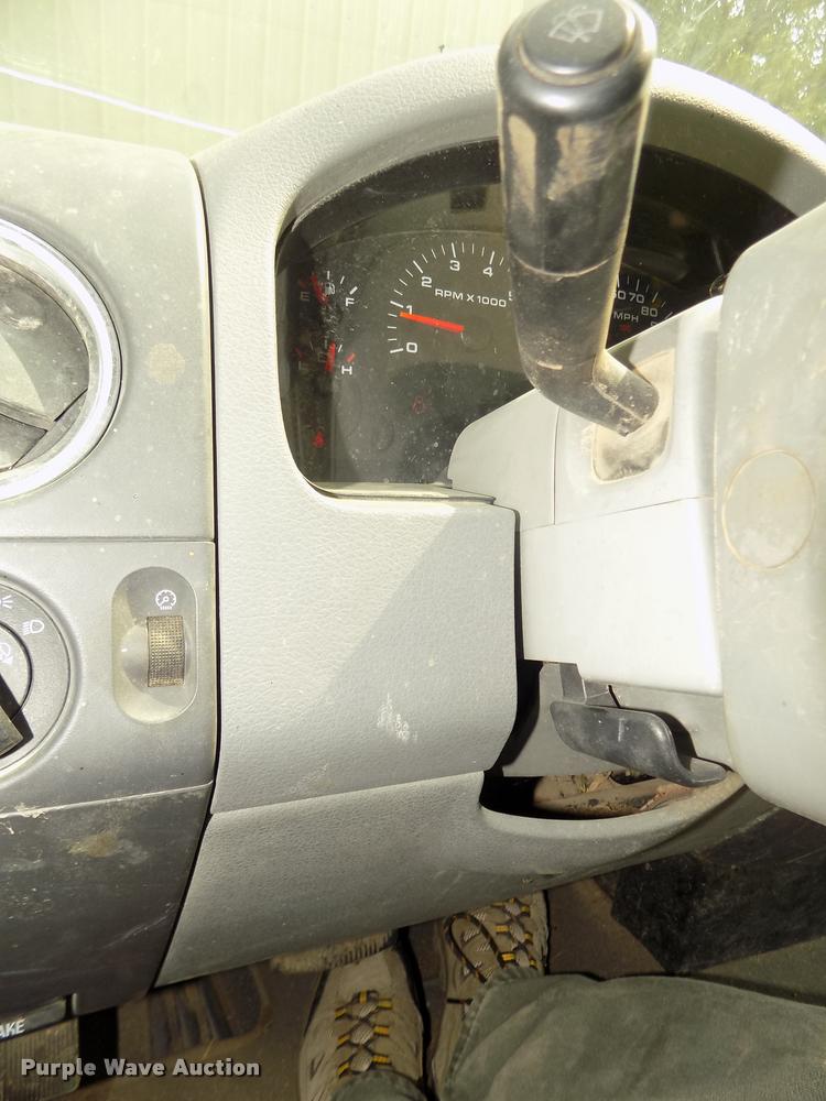 image for item DA3033 2004 Ford F150 XLT pickup truck