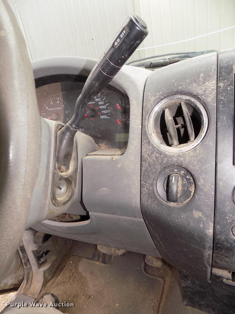 image for item DA3033 2004 Ford F150 XLT pickup truck