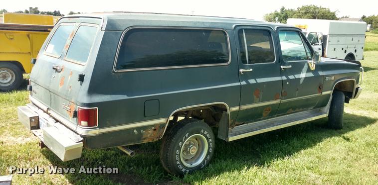 image for item DA5550 1985 GMC Sierra Classic Suburban SUV