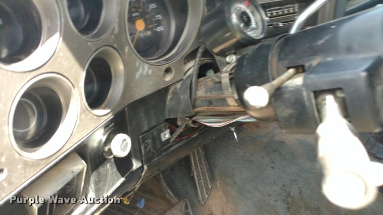 image for item DA5550 1985 GMC Sierra Classic Suburban SUV