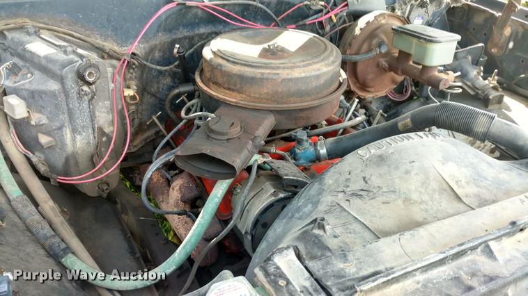 image for item DA5550 1985 GMC Sierra Classic Suburban SUV