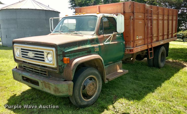 image for item DA5553 1974 Chevrolet C60 grain truck