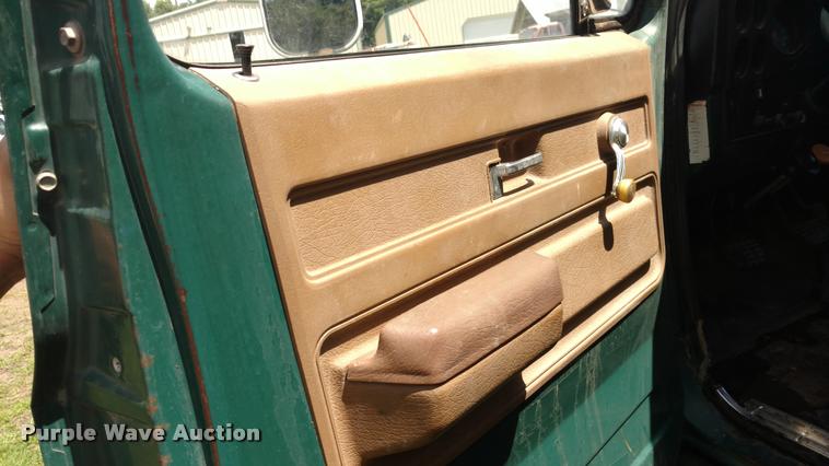 image for item DA5553 1974 Chevrolet C60 grain truck