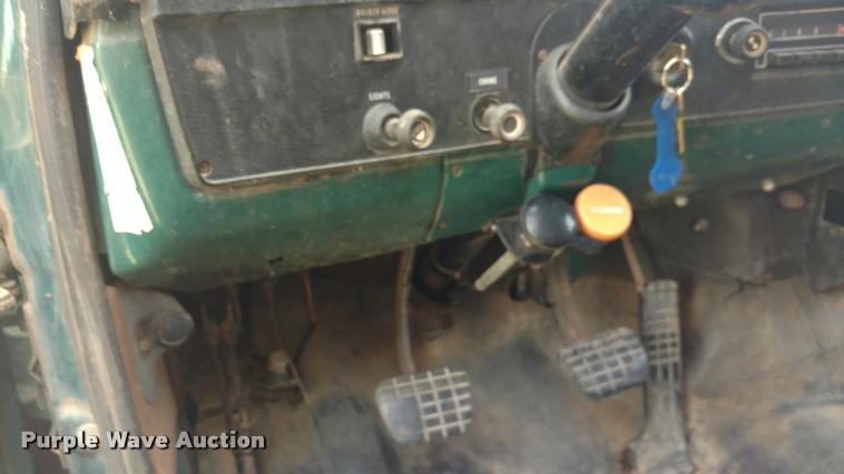 image for item DA5553 1974 Chevrolet C60 grain truck