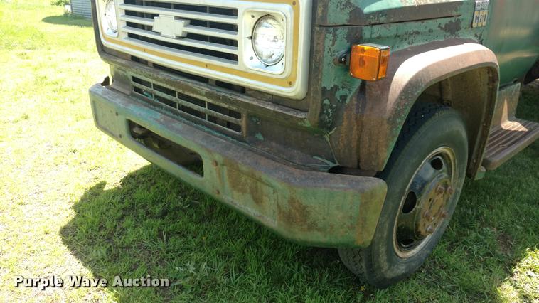 image for item DA5553 1974 Chevrolet C60 grain truck
