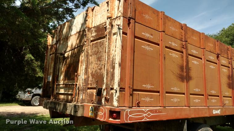 image for item DA5553 1974 Chevrolet C60 grain truck