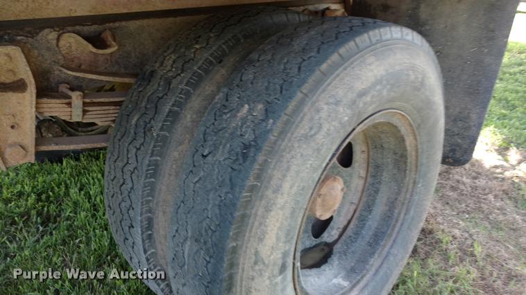 image for item DA5553 1974 Chevrolet C60 grain truck