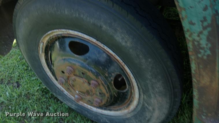 image for item DA5553 1974 Chevrolet C60 grain truck