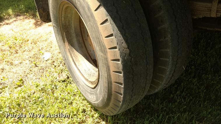 image for item DA5553 1974 Chevrolet C60 grain truck