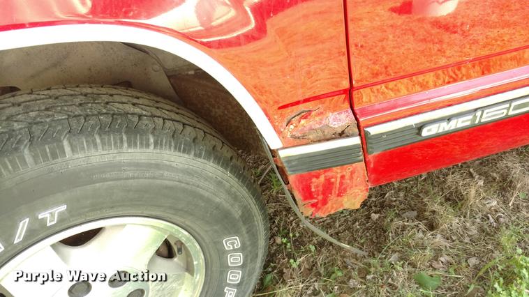 image for item DA5556 1994 GMC Suburban 1500 SLE SUV