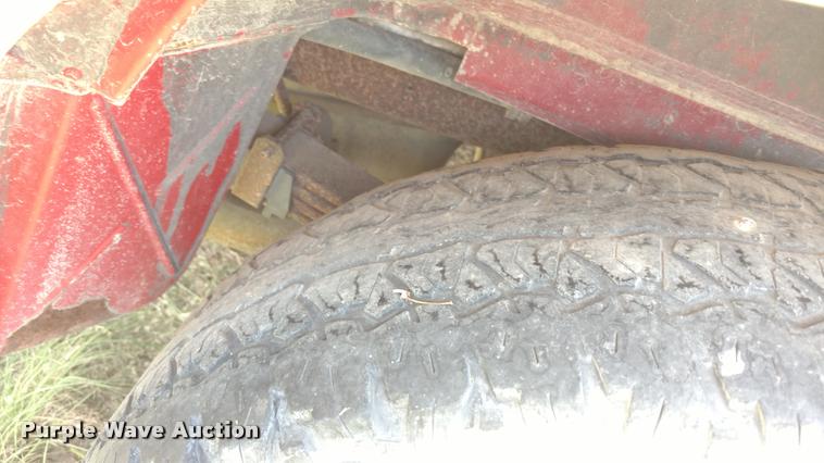 image for item DA5556 1994 GMC Suburban 1500 SLE SUV