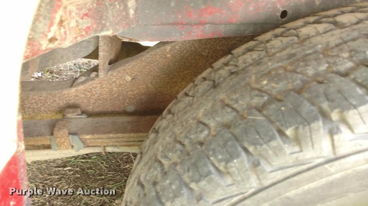 image for item DA5556 1994 GMC Suburban 1500 SLE SUV