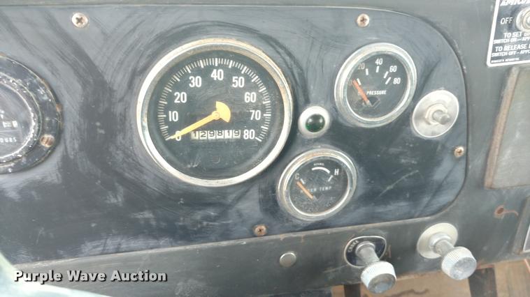 image for item DA5561 1970 International grain truck