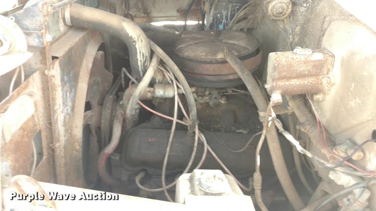 image for item DA5561 1970 International grain truck