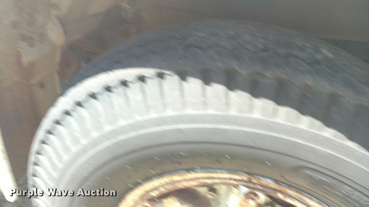 image for item DA5561 1970 International grain truck