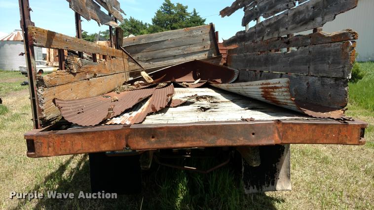 image for item DA5562 1958 Chevrolet Viking 50 grain truck