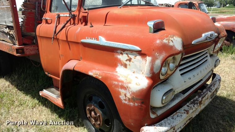 image for item DA5562 1958 Chevrolet Viking 50 grain truck