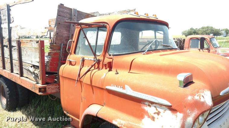image for item DA5562 1958 Chevrolet Viking 50 grain truck