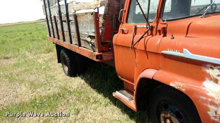 image for item DA5562 1958 Chevrolet Viking 50 grain truck