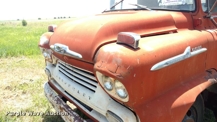 image for item DA5562 1958 Chevrolet Viking 50 grain truck