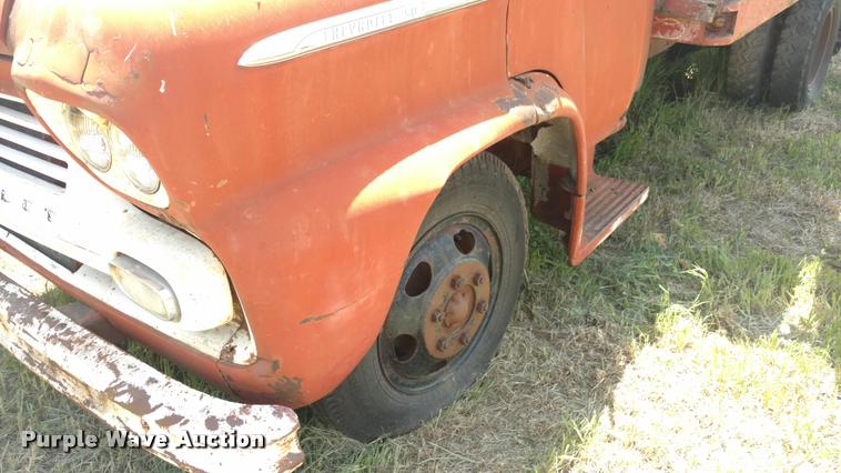 image for item DA5562 1958 Chevrolet Viking 50 grain truck