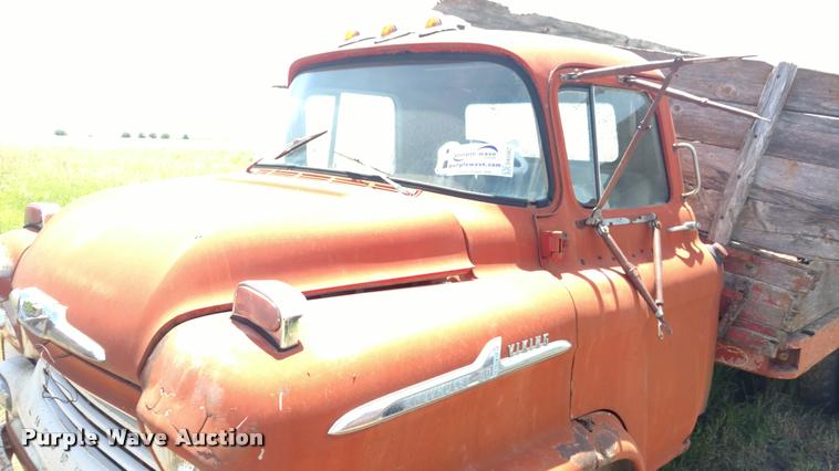 image for item DA5562 1958 Chevrolet Viking 50 grain truck
