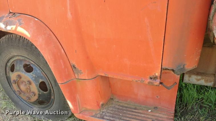 image for item DA5562 1958 Chevrolet Viking 50 grain truck