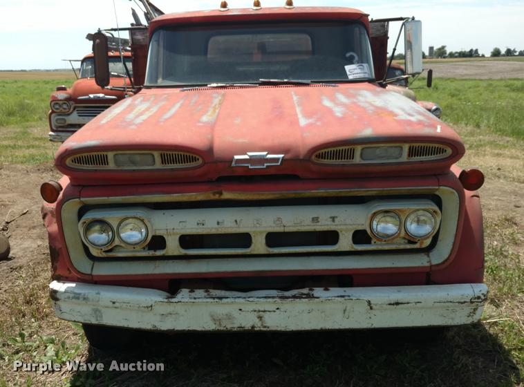 image for item DA5563 1960 Chevrolet Viking grain truck