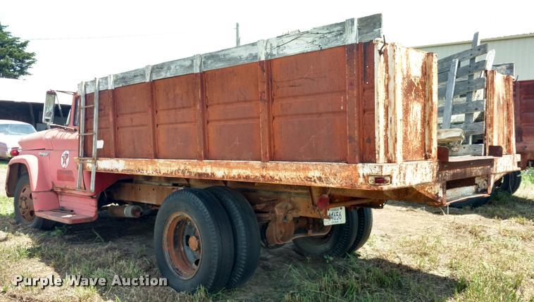 image for item DA5563 1960 Chevrolet Viking grain truck