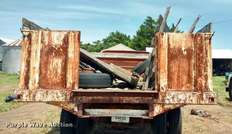 image for item DA5563 1960 Chevrolet Viking grain truck