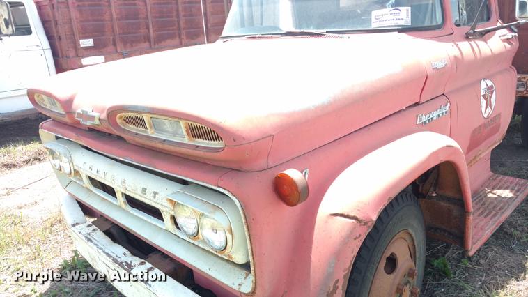 image for item DA5563 1960 Chevrolet Viking grain truck