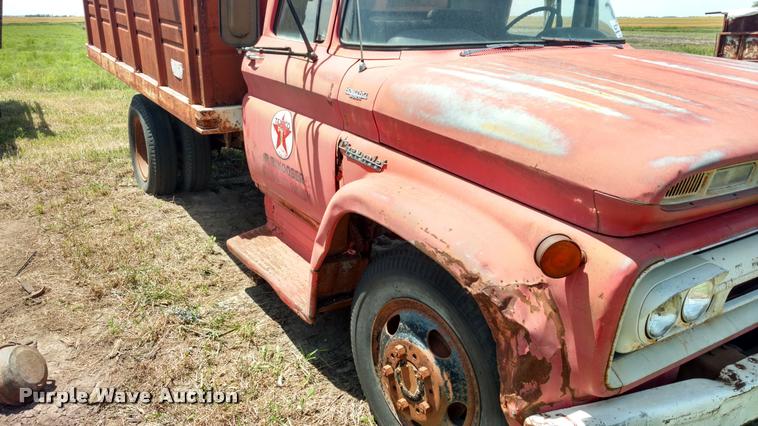 image for item DA5563 1960 Chevrolet Viking grain truck