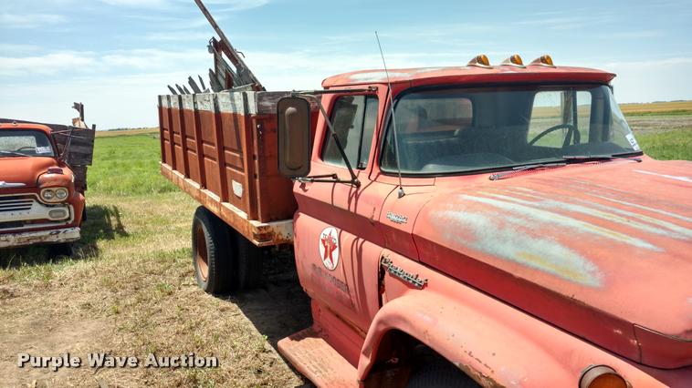 image for item DA5563 1960 Chevrolet Viking grain truck