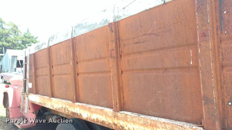 image for item DA5563 1960 Chevrolet Viking grain truck