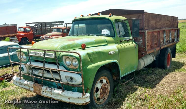 image for item DA5565 1959 GMC 350 grain truck