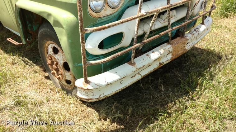 image for item DA5565 1959 GMC 350 grain truck