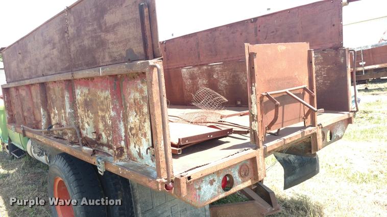 image for item DA5565 1959 GMC 350 grain truck