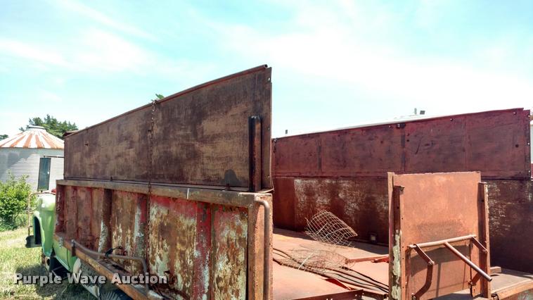 image for item DA5565 1959 GMC 350 grain truck