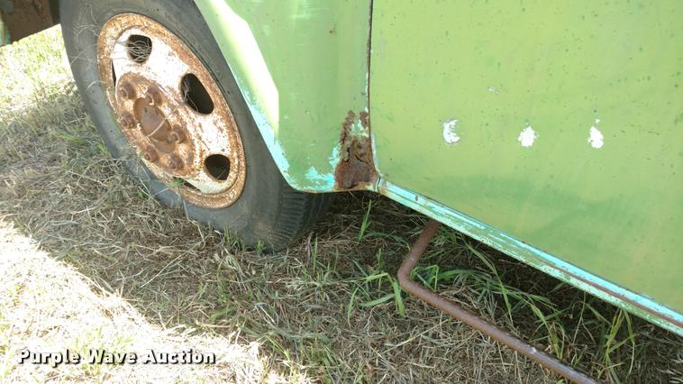 image for item DA5565 1959 GMC 350 grain truck