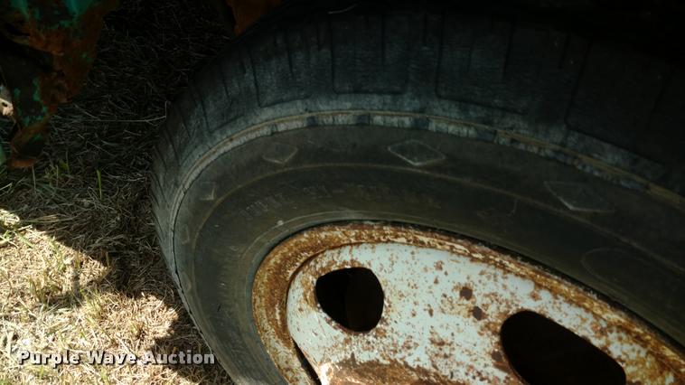 image for item DA5565 1959 GMC 350 grain truck