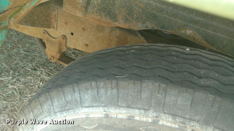 image for item DA5565 1959 GMC 350 grain truck