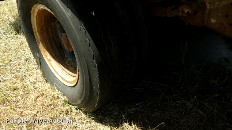 image for item DA5565 1959 GMC 350 grain truck