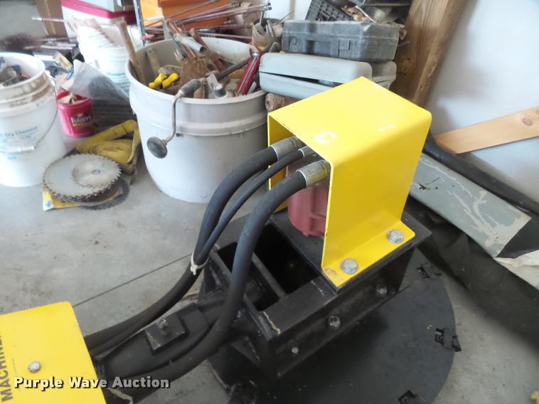 image for item DA5567 Vail skid steer tree saw