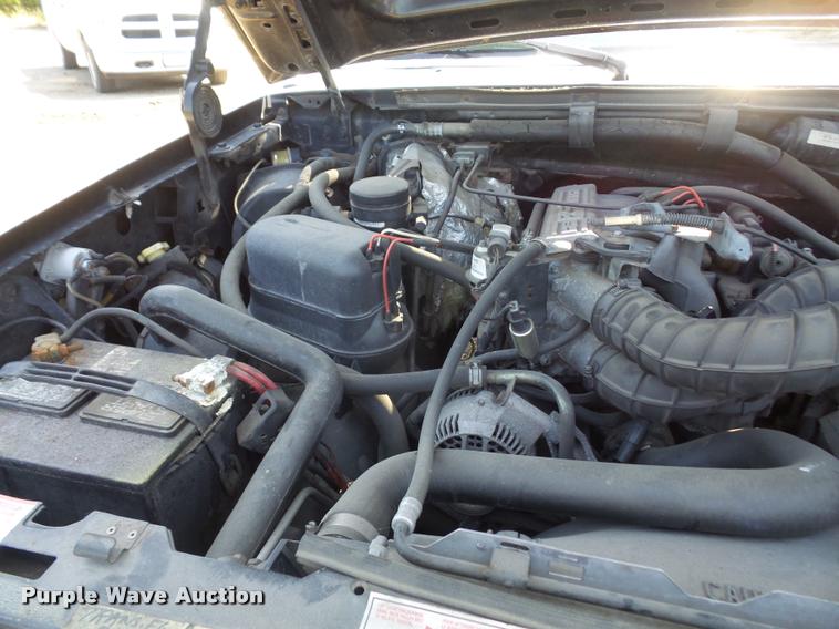 image for item DA6444 1995 Ford F350 Super Duty Crew Cab flatbed pickup truck