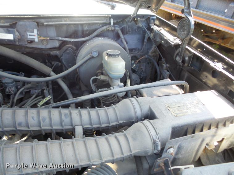 image for item DA6444 1995 Ford F350 Super Duty Crew Cab flatbed pickup truck