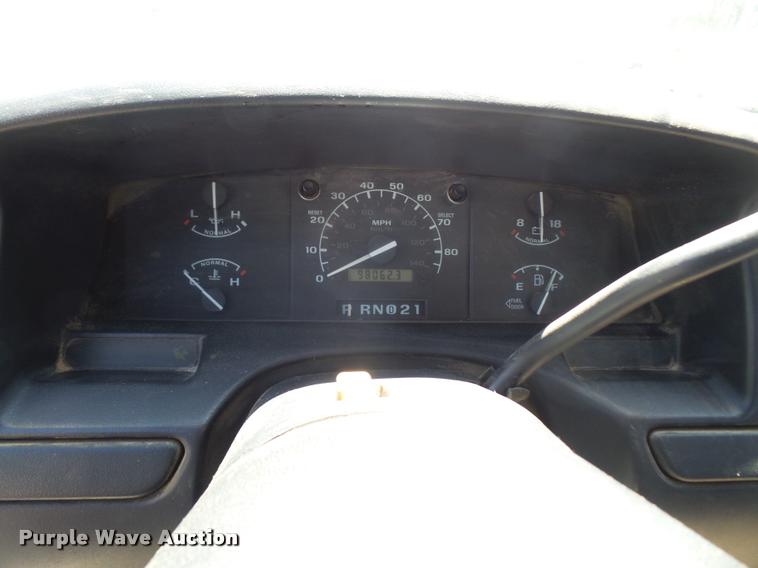 image for item DA6469 1997 Ford F350 Super Duty flatbed pickup truck