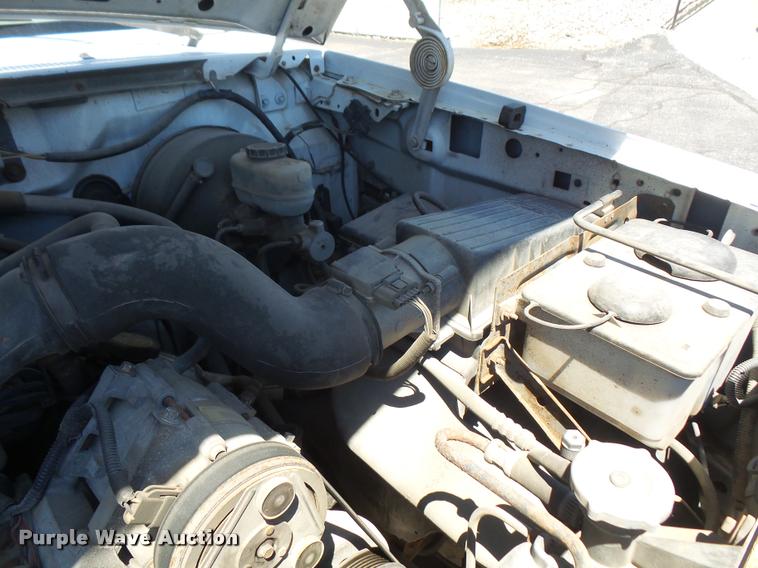 image for item DA6469 1997 Ford F350 Super Duty flatbed pickup truck